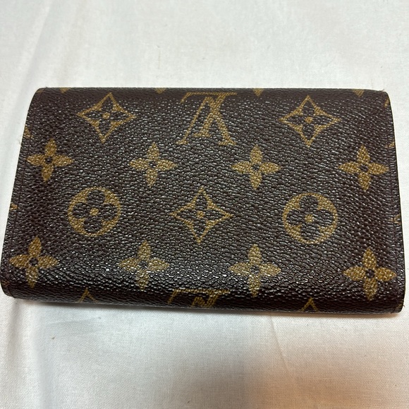 Louis Vuitton Wallett - Inside has some peeling please see photos - Picture 2 of 15